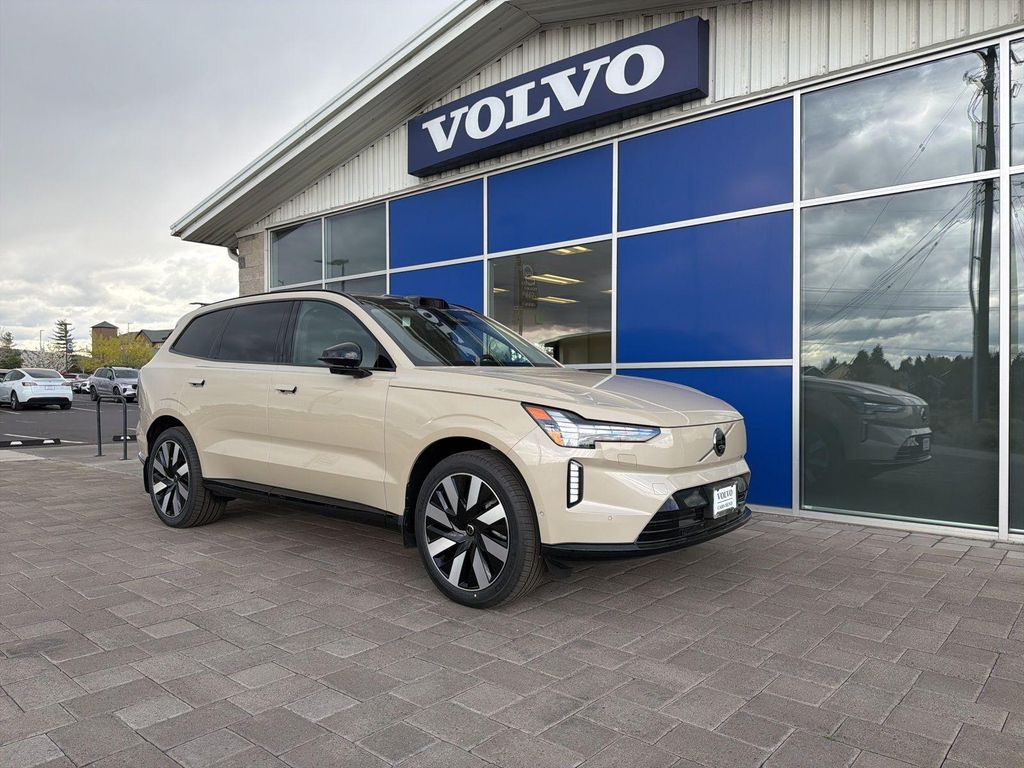 New 2025 Volvo EX90 Plus, Twin Motor, Fully electric, 7 Seats