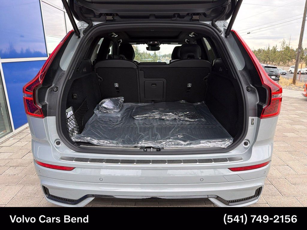 2026 Volvo XC60 PLUG-IN HYBRID BLACK EDITION ULTRA, T8 AWD EL — фото 9
