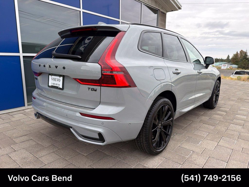 2026 Volvo XC60 PLUG-IN HYBRID BLACK EDITION ULTRA, T8 AWD EL — фото 7
