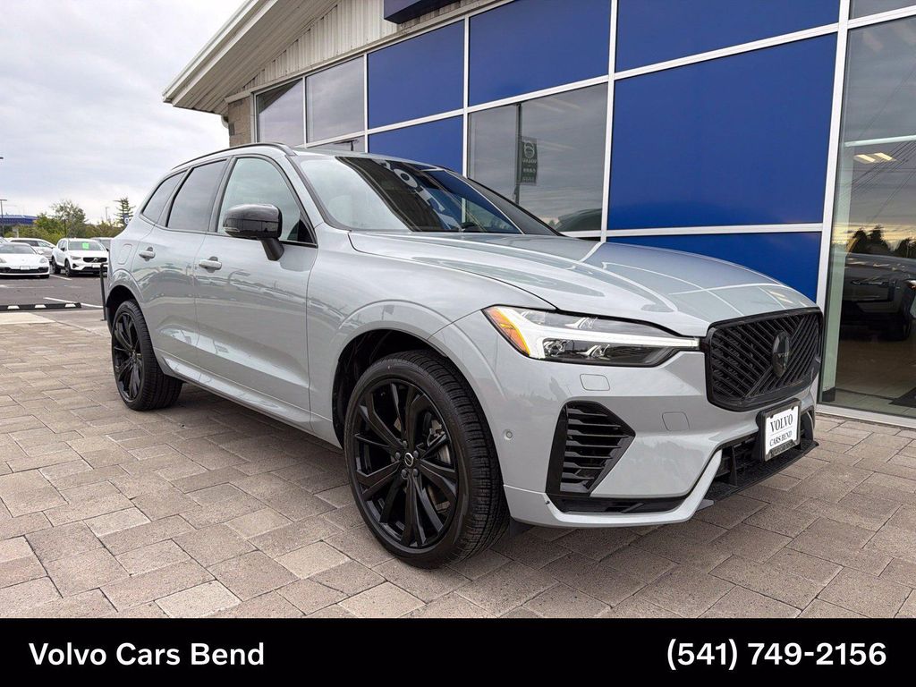 2026 Volvo XC60 PLUG-IN HYBRID BLACK EDITION ULTRA, T8 AWD EL — фото 2