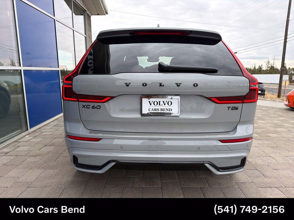 2026 Volvo XC60 PLUG-IN HYBRID BLACK EDITION ULTRA, T8 AWD EL — фото 6