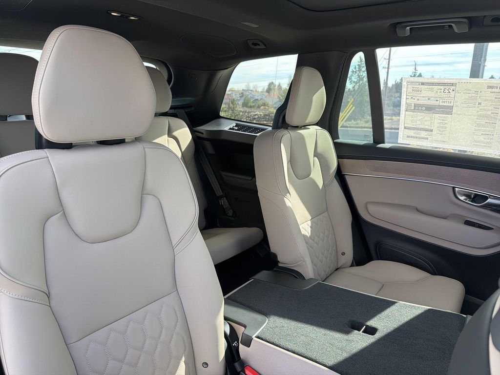 2026 Volvo XC90 PLUS, B6 AWD GAS (MILD HYBRID), GASOLINE, BRI thumbnail 24