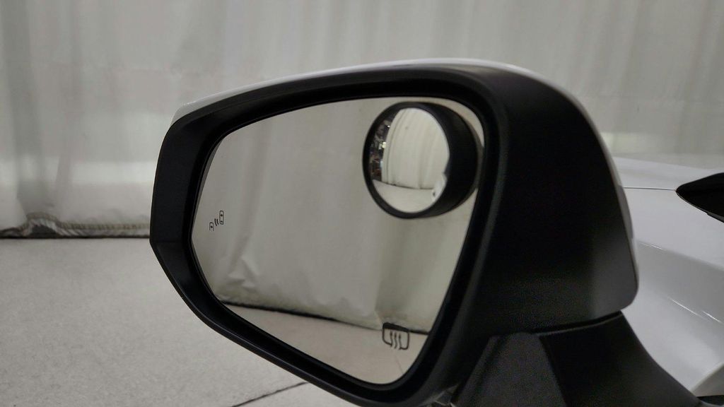 صورة مصغرة 28 لـ 2023 Toyota HIGHLANDER PLATINUM