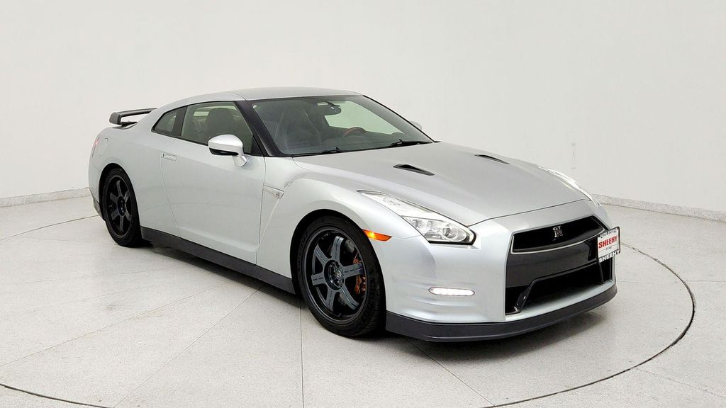 2015 Nissan GT-R