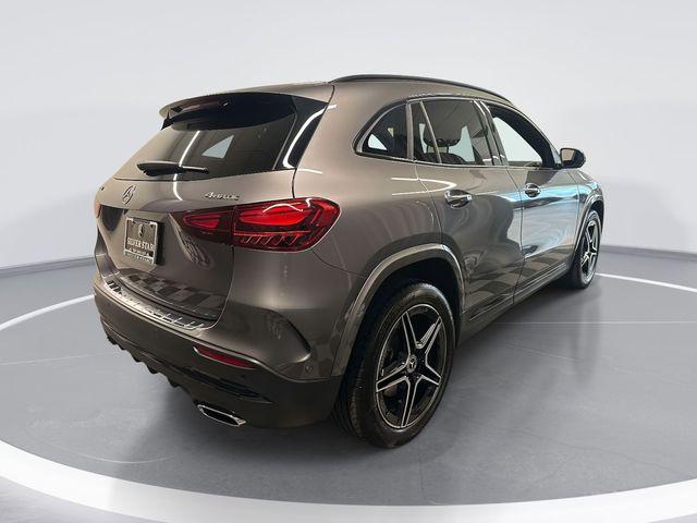 MERCEDES-BENZ GLA - 4