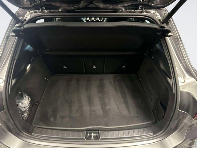 MERCEDES-BENZ GLA - 10