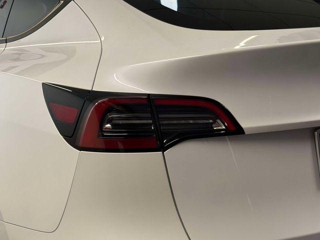 TESLA MODEL Y LONG RANGE - 10