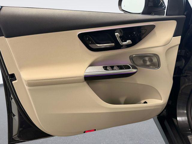 2025 Mercedes-BENZ GLC — миниатюра 15