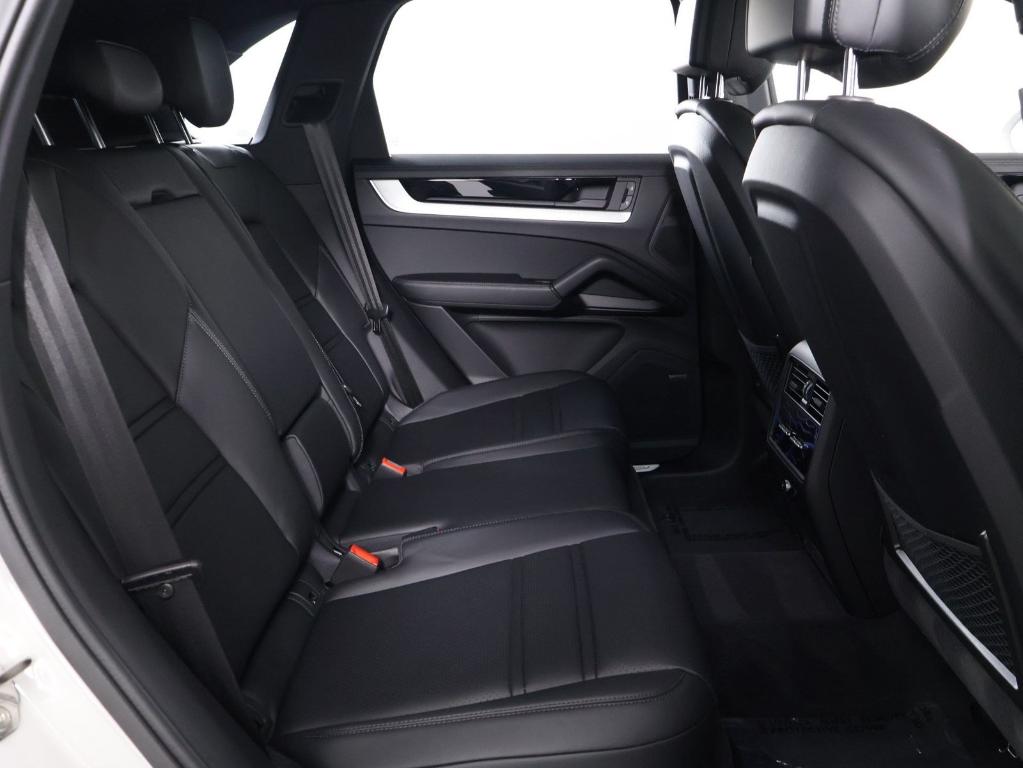 2026 Porsche CAYENNE AWD 缩略图 32