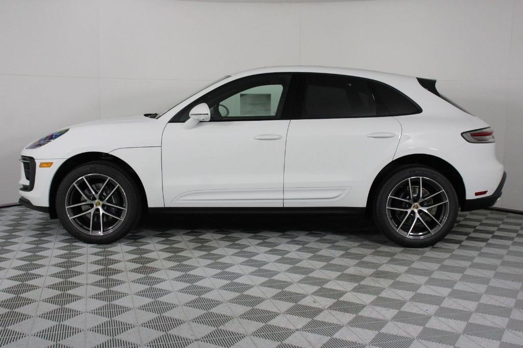 صورة 2 لـ 2026 Porsche MACAN BASE