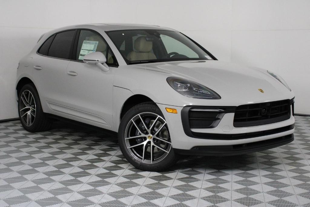 صورة 9 لـ 2026 Porsche MACAN BASE