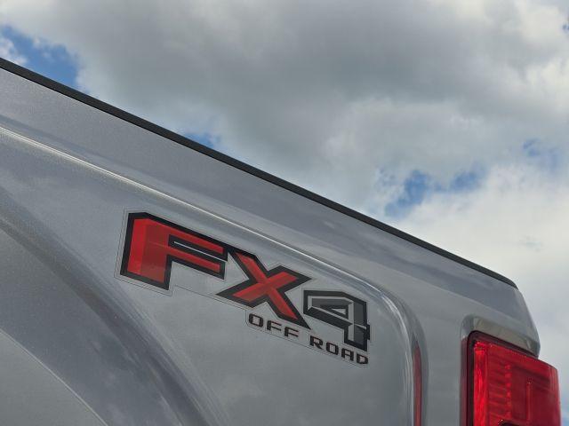 2022 FORD F-450 PLATINUM — миниатюра 11
