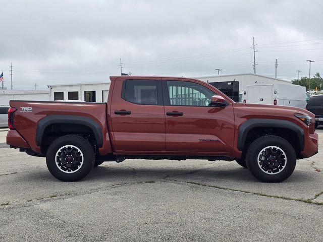 صورة 6 لـ 2025 Toyota TACOMA SR5