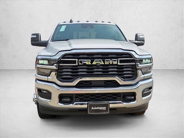 صورة 6 لـ 2026 RAM 3500 TRADESMAN CREW CAB 4X4 8' BOX