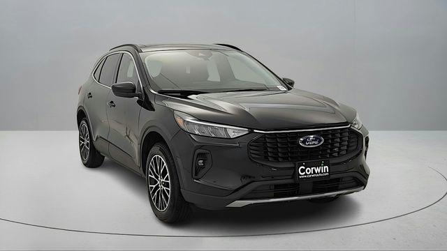 New 2026 Ford Escape PHEV SE