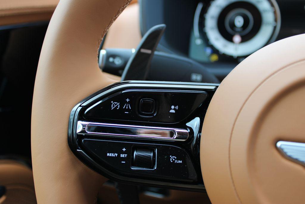 2026 Aston Martin DBX 707 缩略图 12