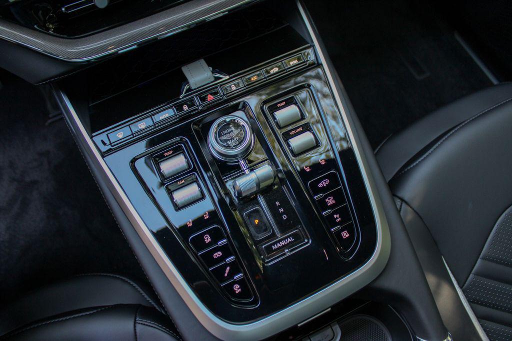 2026 Aston Martin DBX S 照片 14
