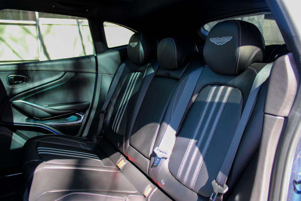 2026 Aston Martin DBX 707 缩略图 17