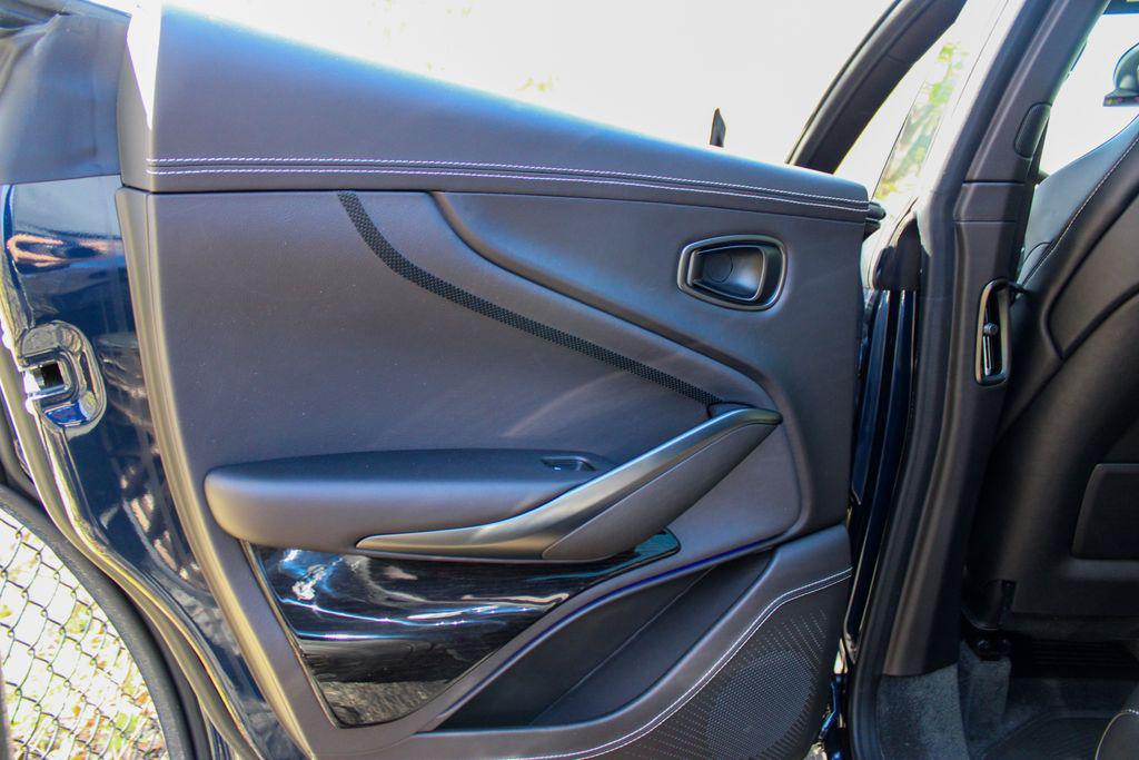 2026 Aston Martin DBX 707 缩略图 15