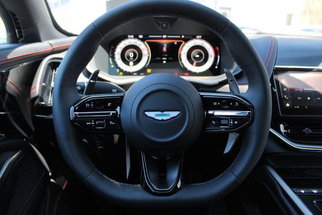صورة 10 لـ 2026 Aston Martin DBX 707