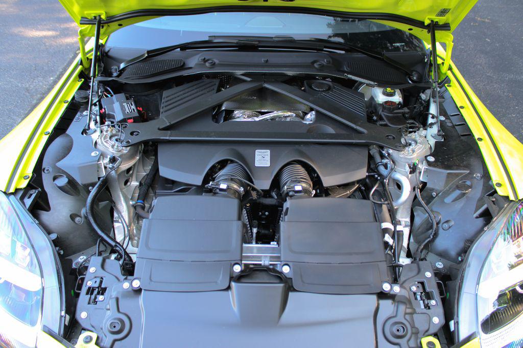 2026 Aston Martin VANTAGE S — миниатюра 18