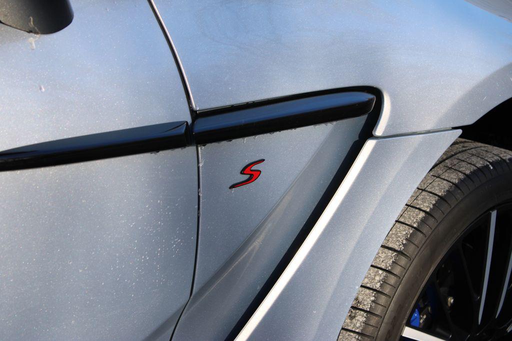 2026 Aston Martin DBX S — фото 8