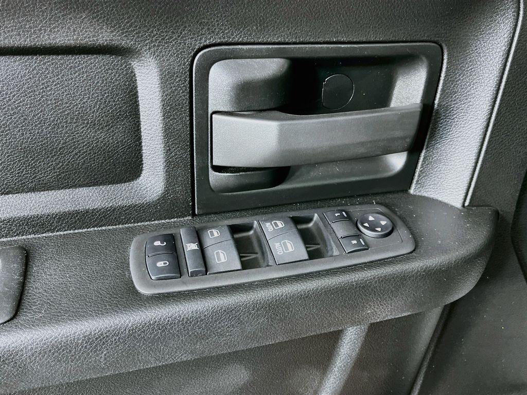 صورة مصغرة 23 لـ 2023 RAM 1500 CLASSIC TRADESMAN