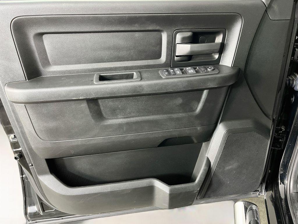 صورة مصغرة 24 لـ 2023 RAM 1500 CLASSIC TRADESMAN