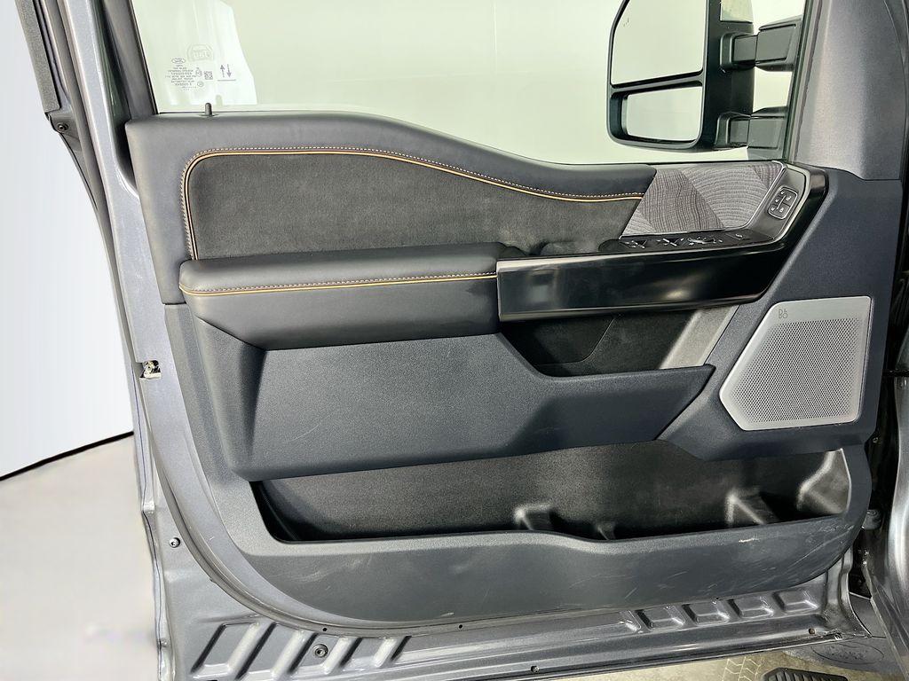 2024 FORD F-250 PLATINUM — миниатюра 27
