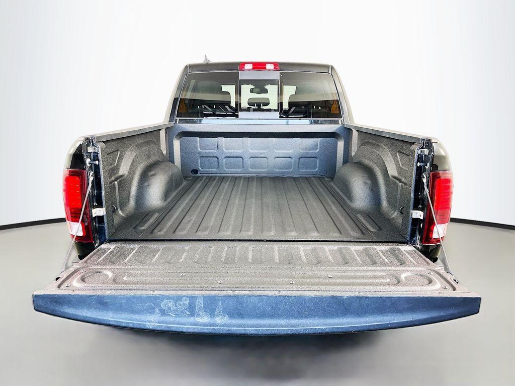 2021 RAM 1500 CLASSIC SLT — фото 9