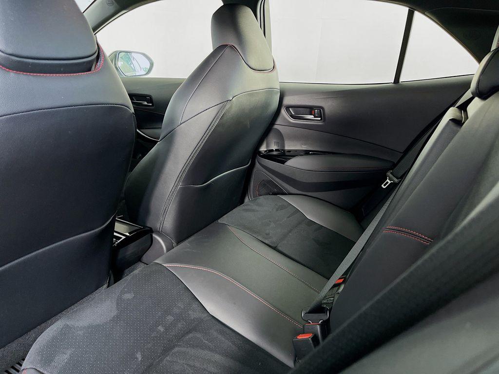 صورة 32 لـ 2025 Toyota GR COROLLA