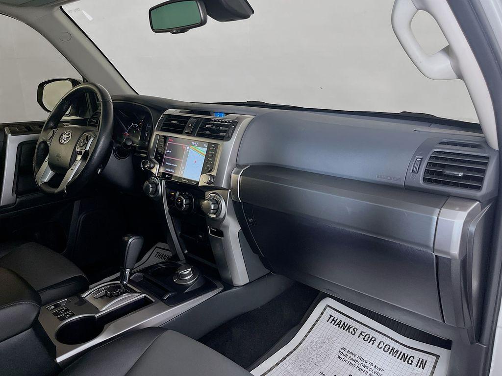 صورة مصغرة 34 لـ 2024 Toyota 4RUNNER SR5 PREMIUM