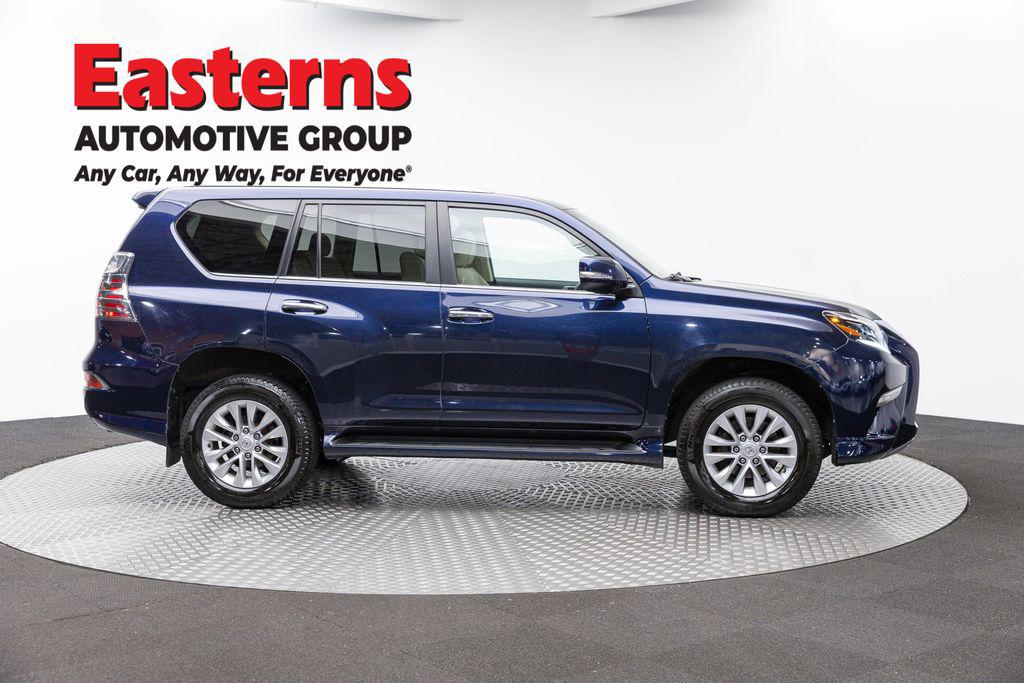 2021 Lexus GX 460 BASE — фото 3
