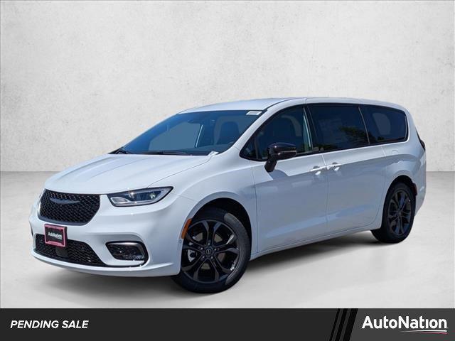 New 2026 Chrysler Pacifica L