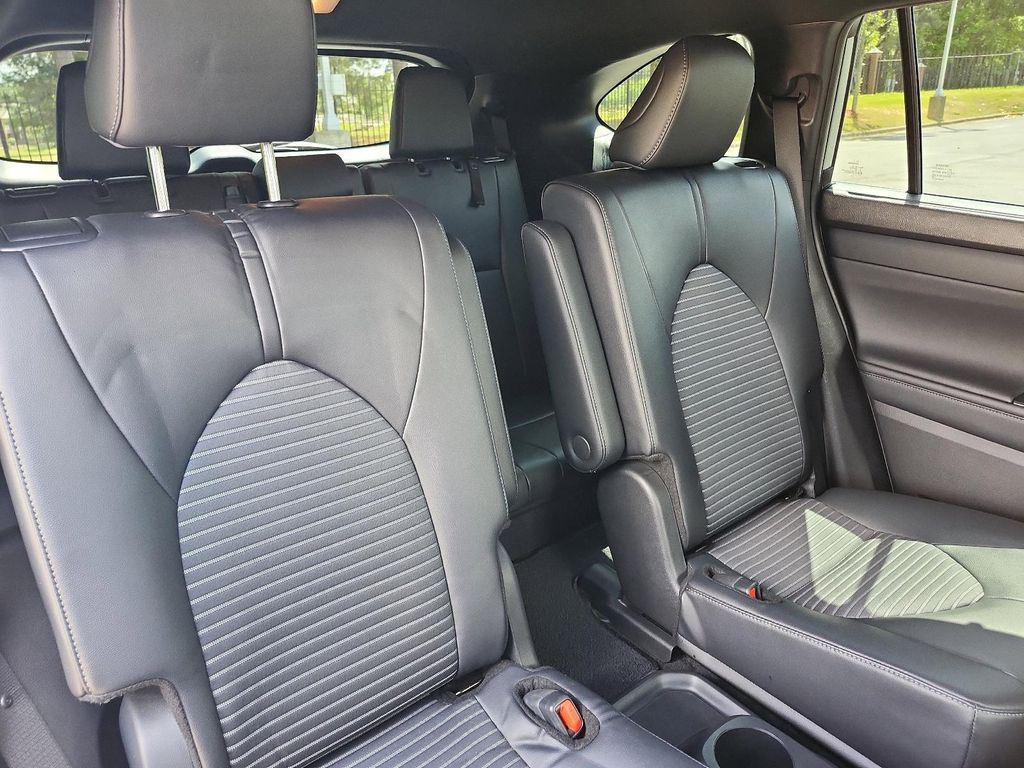 TOYOTA HIGHLANDER - 9