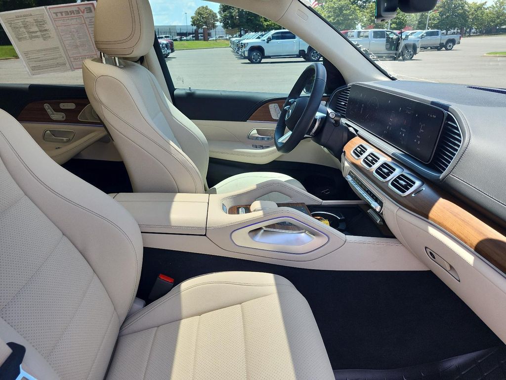 2026 Mercedes-BENZ GLS 照片 8