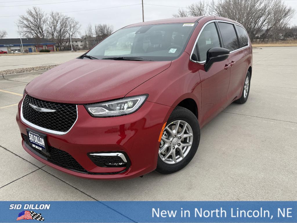 New 2026 Chrysler Pacifica Select