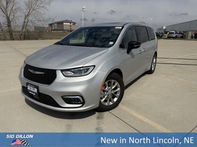 New 2026 Chrysler Pacifica Limited