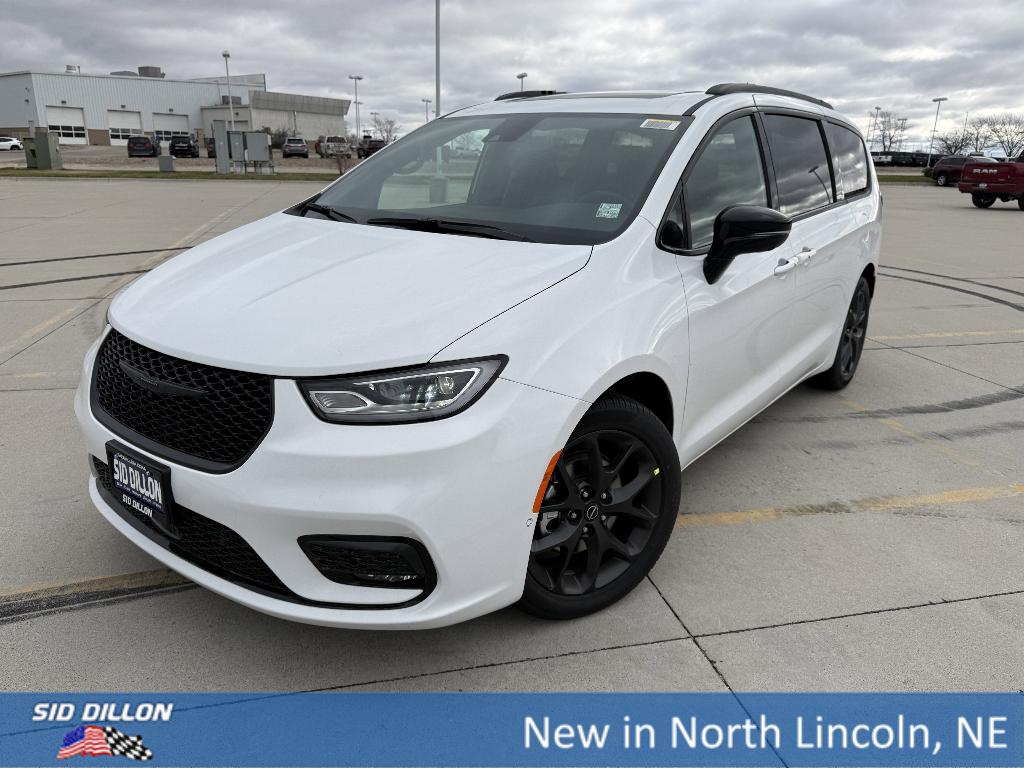 New 2026 Chrysler Pacifica Limited