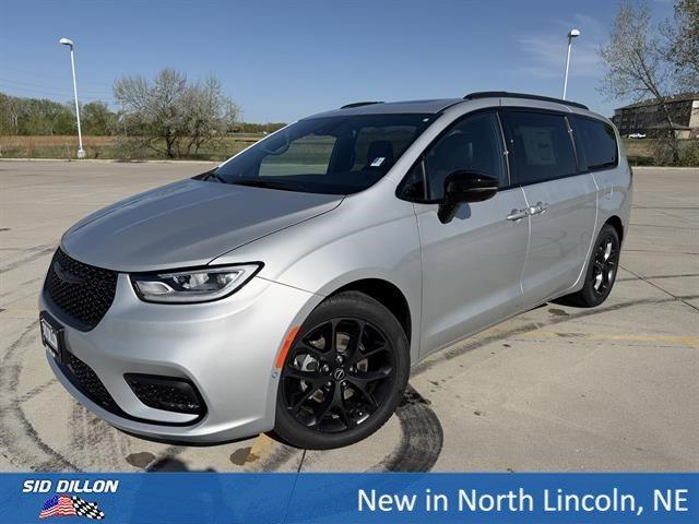 New 2026 Chrysler Pacifica Limited