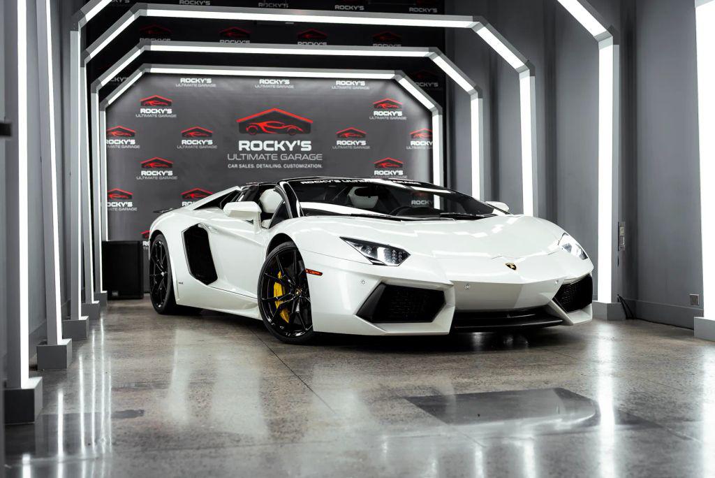 2016 Lamborghini Aventador