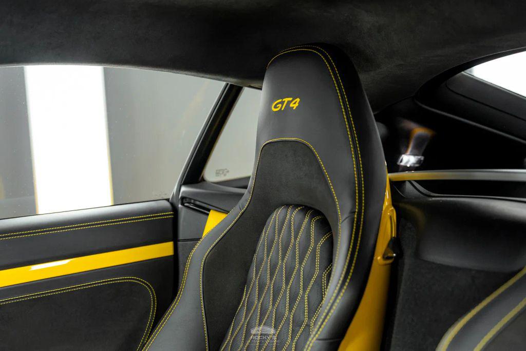 2021 Porsche 718 CAYMAN GT4 照片 41