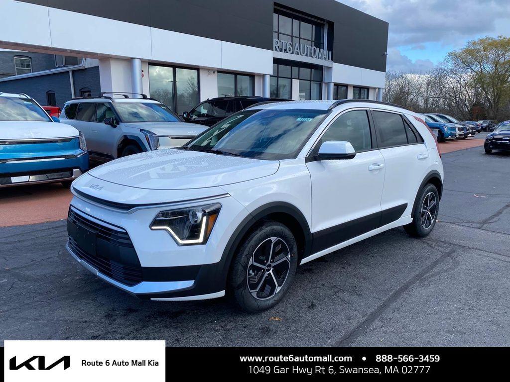 New 2025 Kia Niro LX