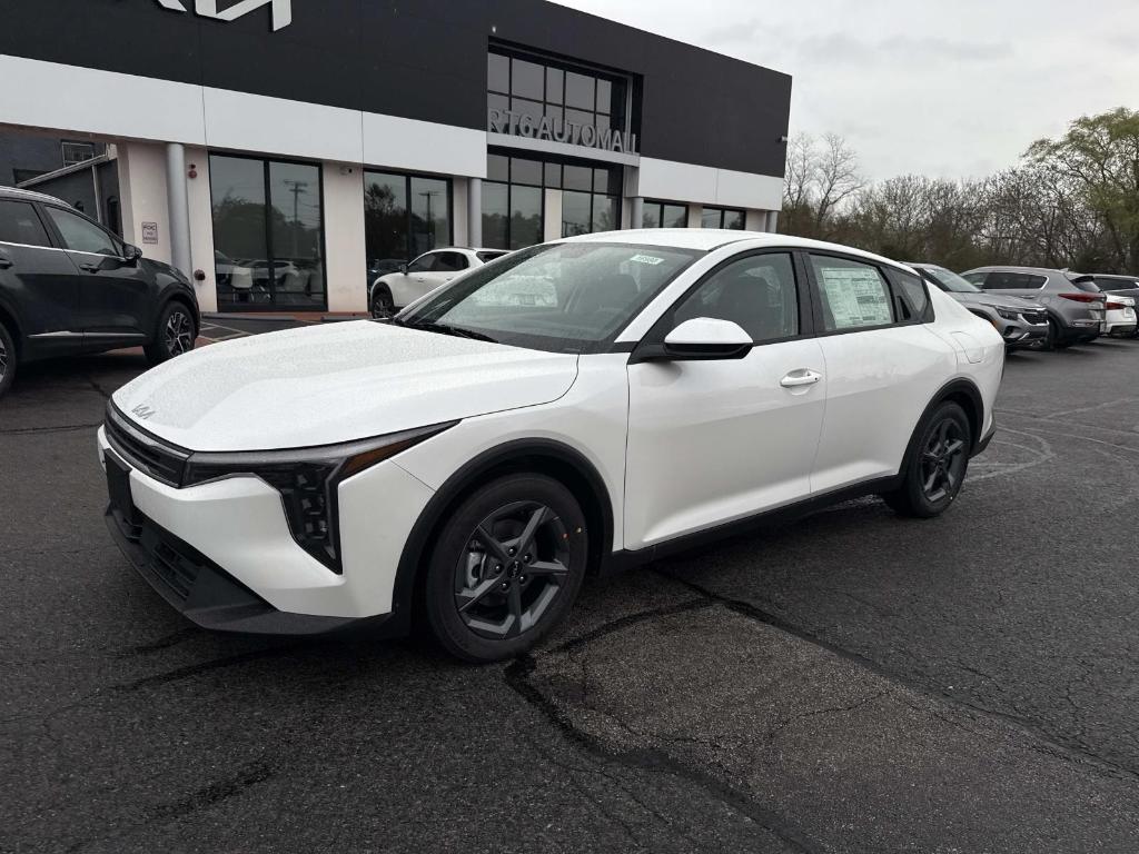 New 2026 Kia K4 LXS