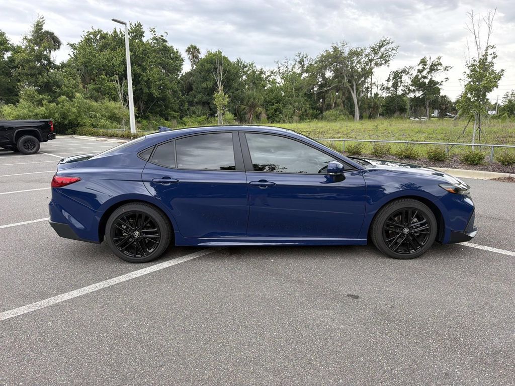 TOYOTA CAMRY SE - 2