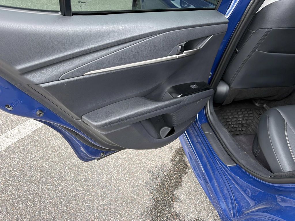 TOYOTA CAMRY SE - 9