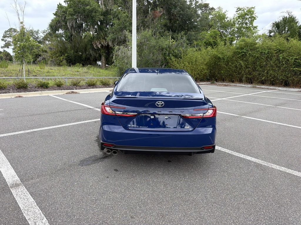 TOYOTA CAMRY SE - 4