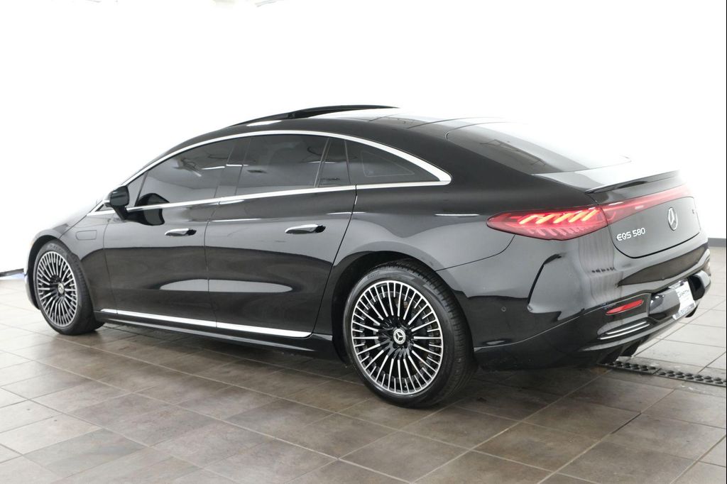 صورة 5 لـ 2023 Mercedes-BENZ EQS