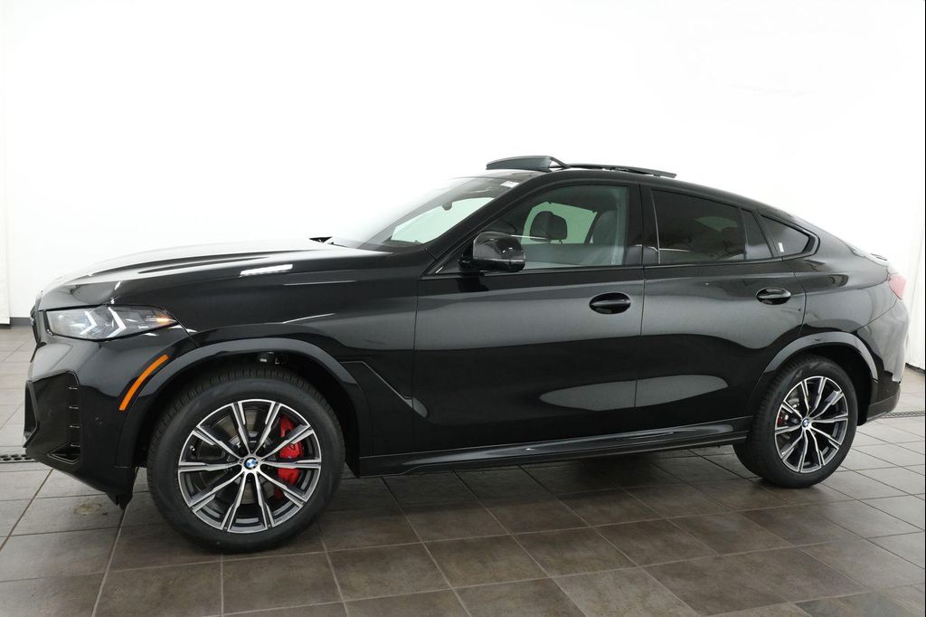 صورة 2 لـ 2027 BMW X6 M60I