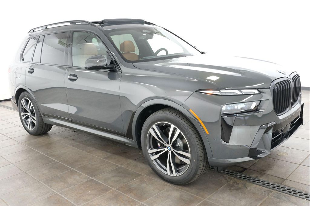 صورة 9 لـ 2027 BMW X7 XDRIVE40I